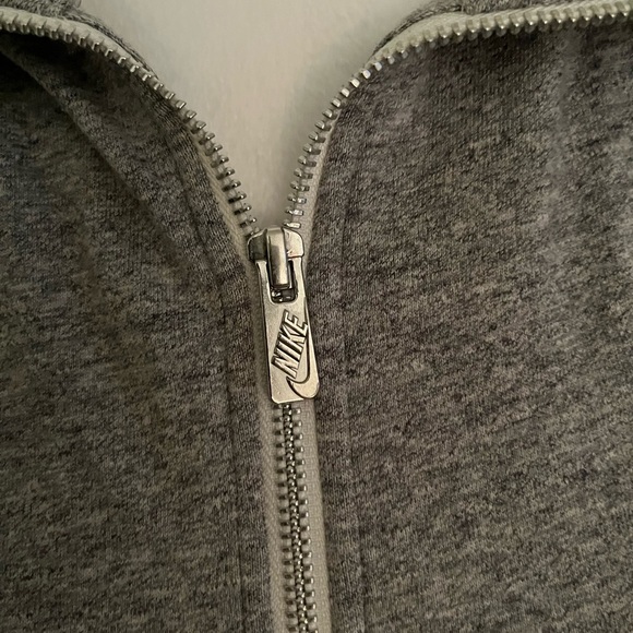 Nike zip up light weight hoodie - Picture 4 of 5